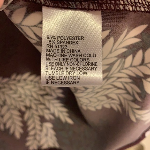 Sleeveless shell tank top. - Picture 4 of 4